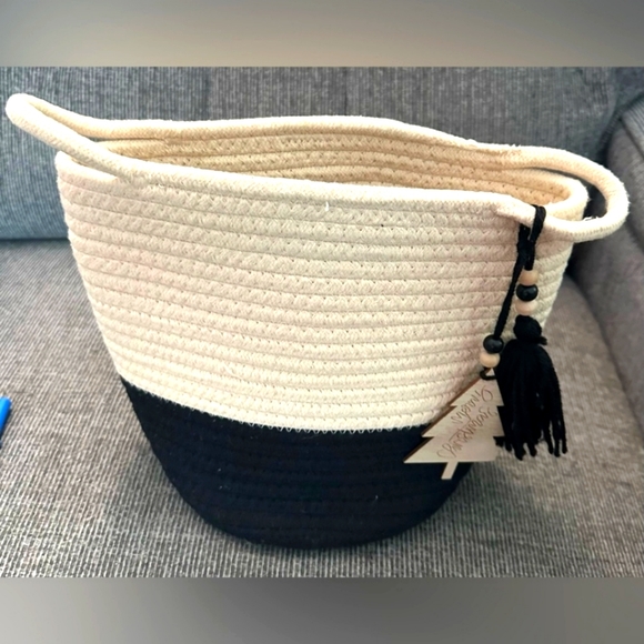 Pier 1 Other - 🛒🛍️💥NWT Rope basket perfect size cute Christmas tag is removable